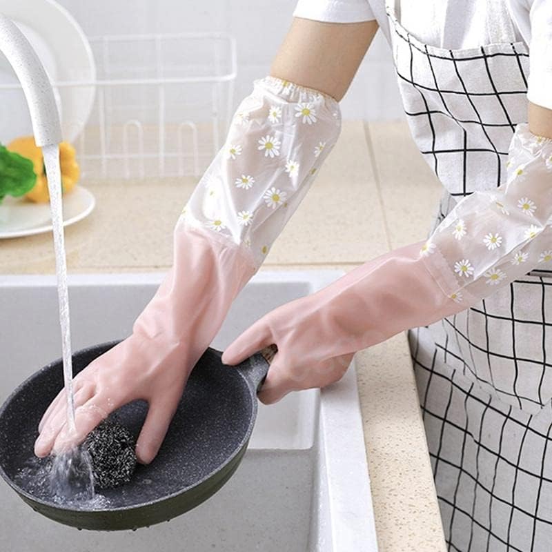 Washing untensil with wearing handgloves