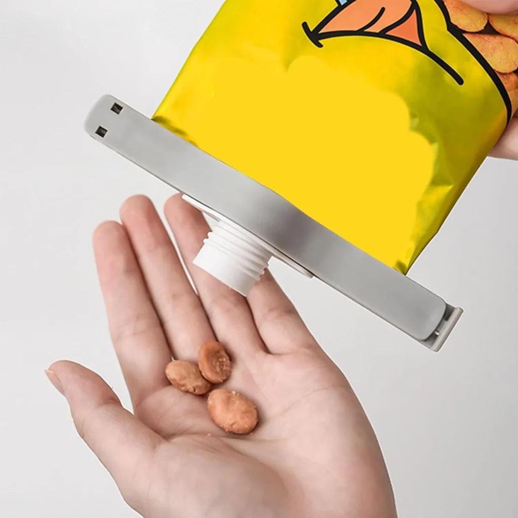 Screw cap food sealing clips for storage bags, designed to seal, pour, and preserve freshness. Reusable bag clamps for milk powder, snacks, and other dry food items—ideal for kitchen organization.